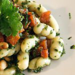 Sunny Gnocchi Twist: Pesto Meets Sun-Dried Tomatoes Flair