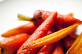 Fiery Harissa-Spiced Roasted Carrots: A Flavorful Twist