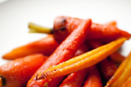 Fiery Harissa-Spiced Roasted Carrots: A Flavorful Twist