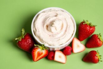 Irresistible strawberry cheesecake dip recipe, a sweet delight.