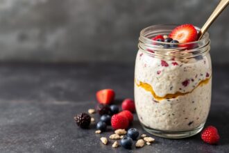 Easy overnight oats recipe: your quick, no-fuss breakfast fix.